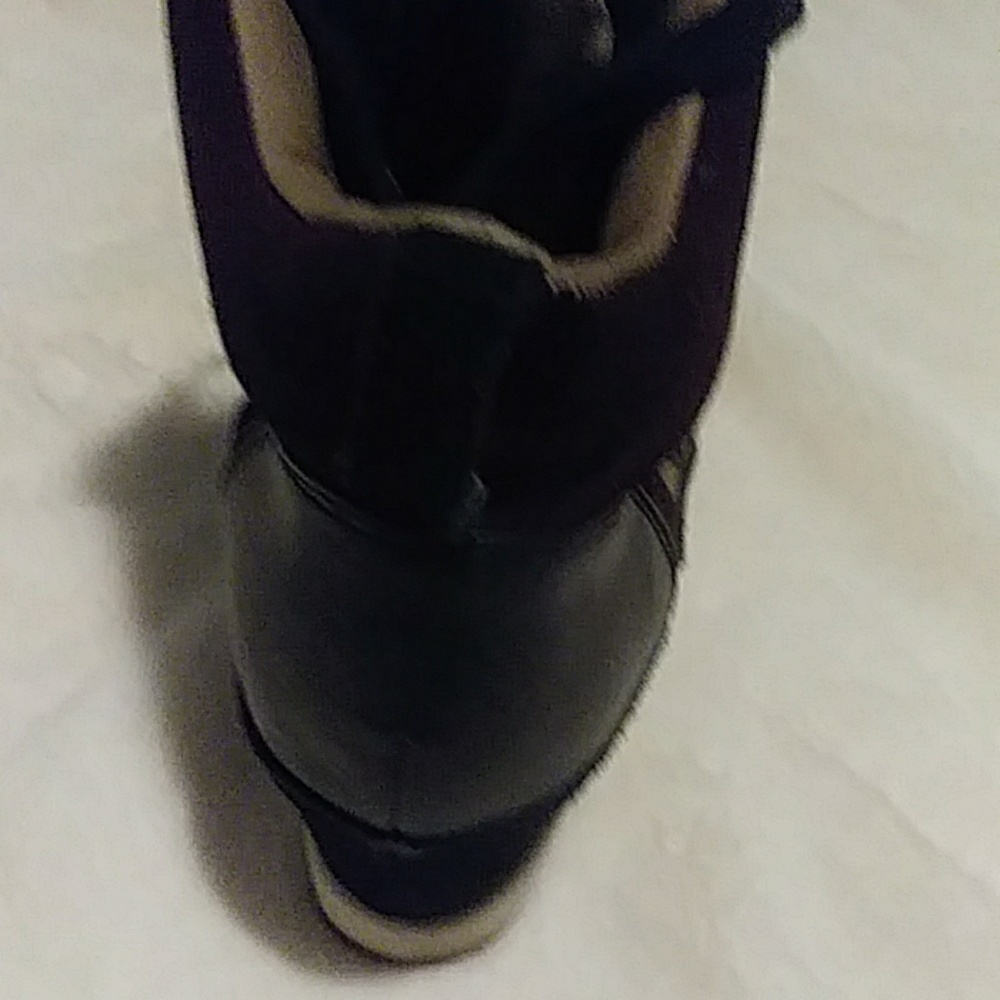 Shoes - Picture 2 of 3